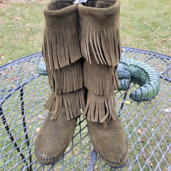 Minnetonka LODEN 3-Layer Fringe Boot Sz 7 - Picture 2 of 8